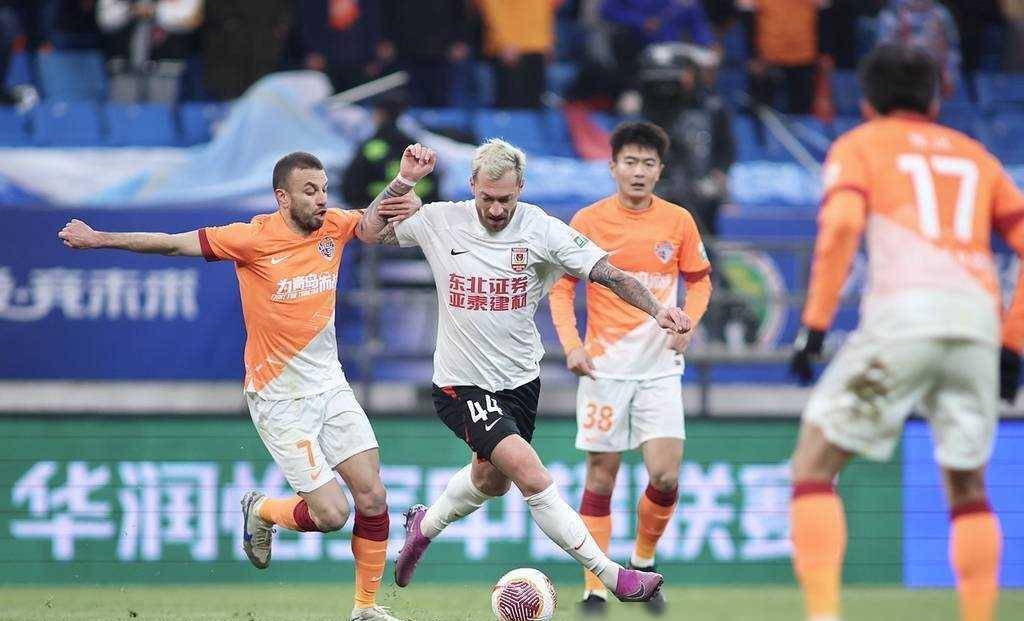 包含湖南海牛客场击败河北精英，获取首胜的词条