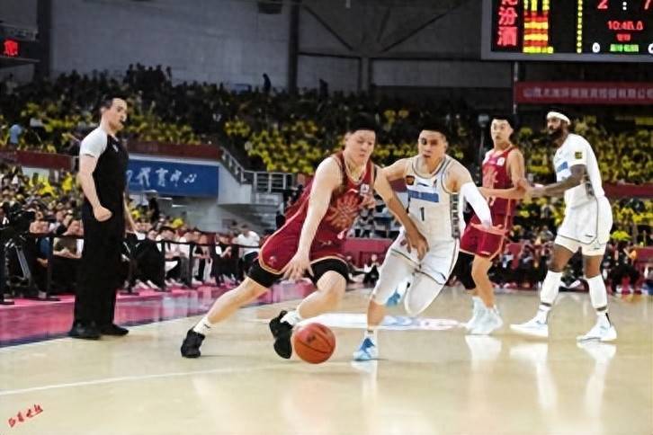 江西男篮客场惜败，暂时排名垫底