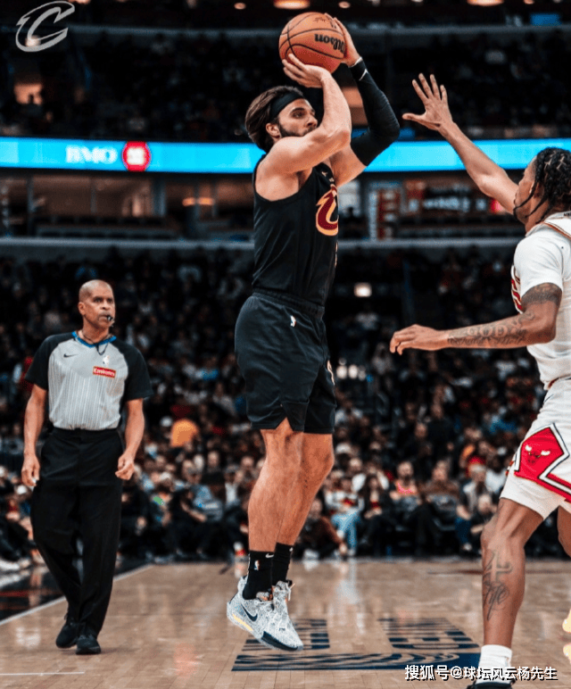 NBA球员实力悍不可挡，赛场上尽展风采！的简单介绍