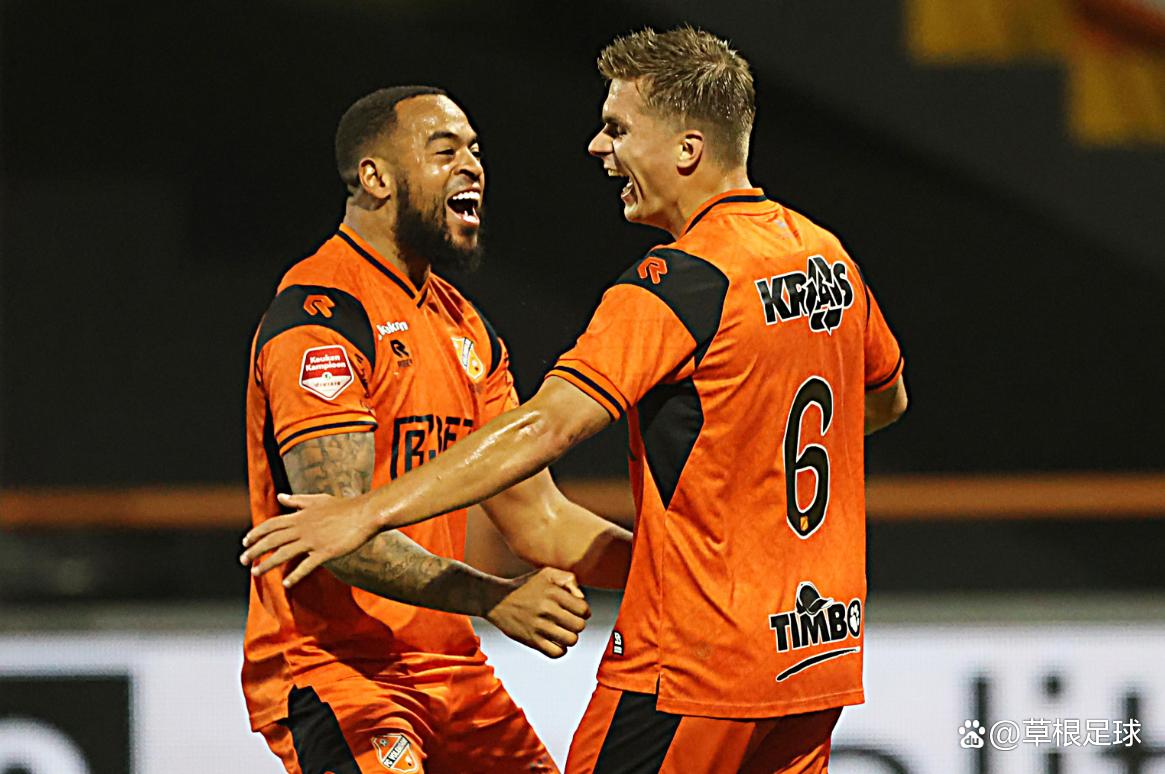 荷兰阿贾克斯大胜赫尔蒙德,德扬进球 荷兰阿贾克斯大胜赫尔蒙德,德扬进球