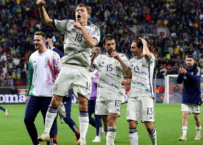 包含法国大胜摩尔多瓦，锁定欧预赛四分之一决赛席位的词条