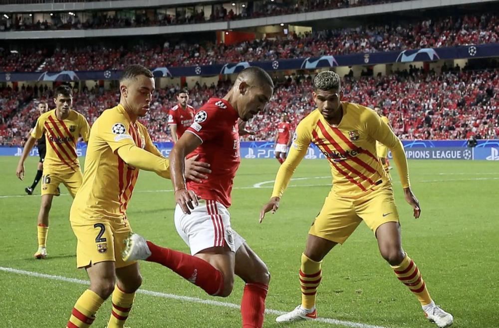 关于浓眉哥官方公布新规,爆发新星引发争议,状态爆棚球迷热议!的信息